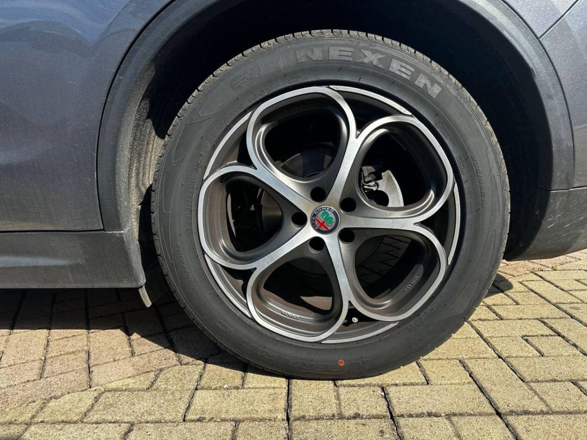 Alfa Romeo Stelvio Stelvio 2.2 Turbodiesel 190 CV AT8 RWD Sprint (12)