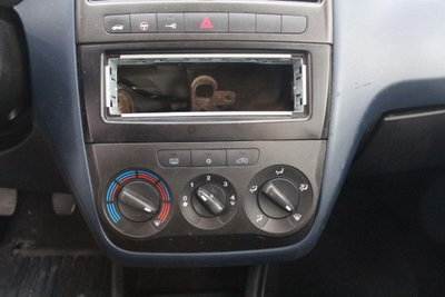 Fiat Grande Punto 1.3 MJT 75 CV 5 porte Dynamic (13)