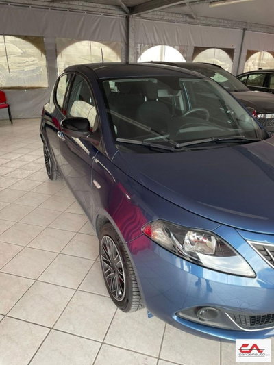 Lancia Ypsilon 1.0 FireFly 5 porte S&S Hybrid Gold Plus (2)