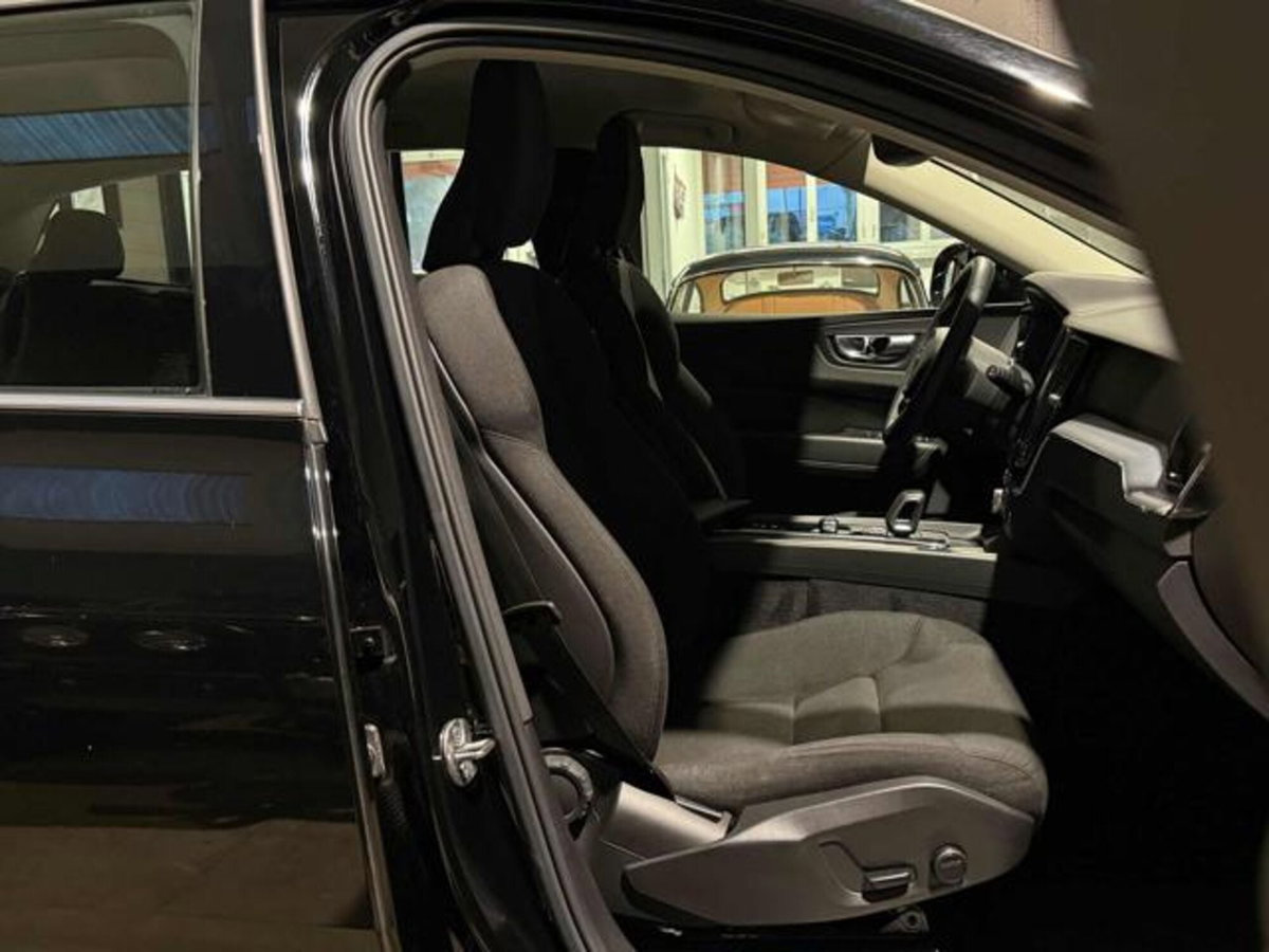 Volvo XC60 B4 Geartronic Momentum Pro (13)