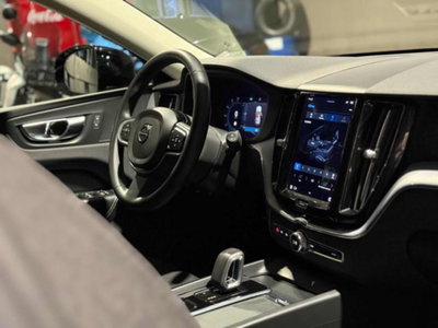 Volvo XC60 B4 Geartronic Momentum Pro (14)