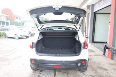 Nissan Qashqai 2.0 dCi DPF 4WD aut. n-tec (7)