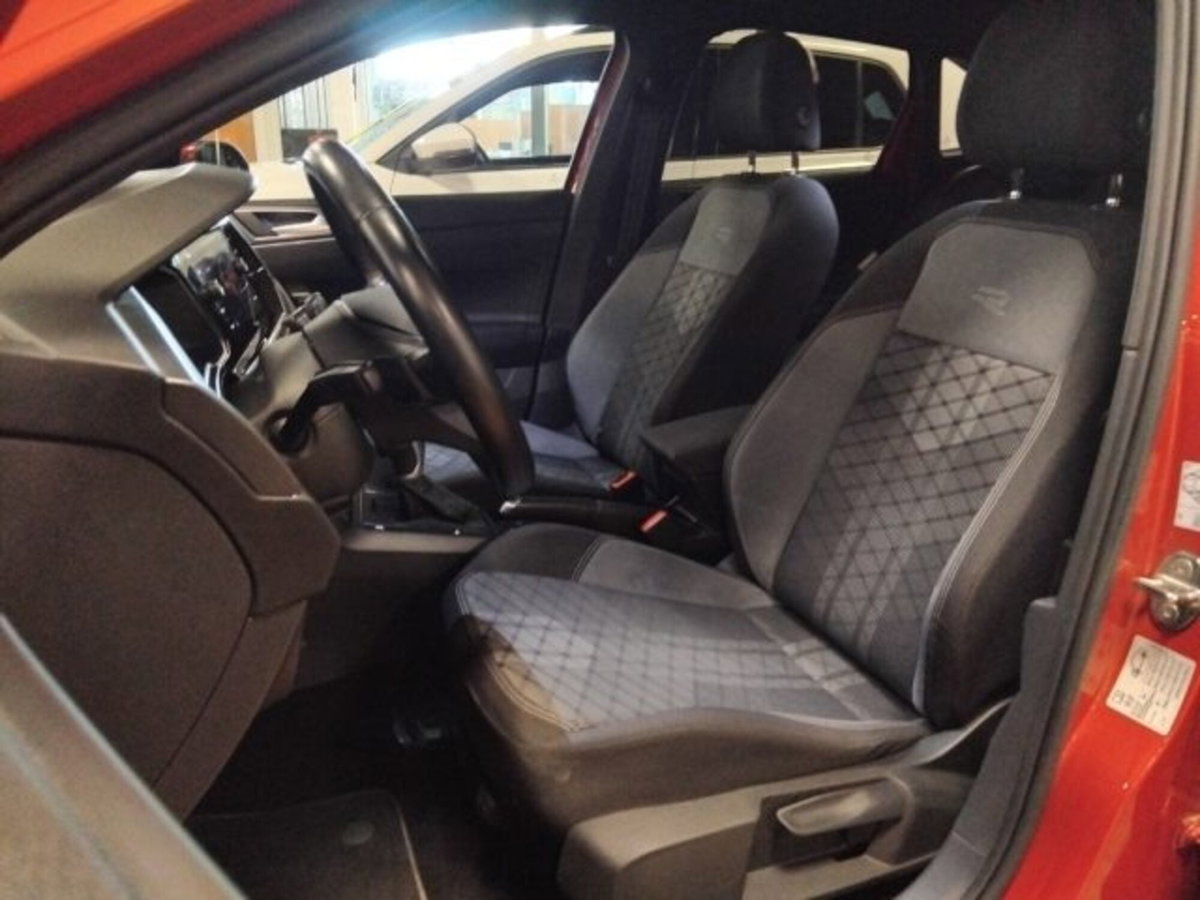 Volkswagen Taigo 1.0 tsi R-Line 115cv dsg (15)