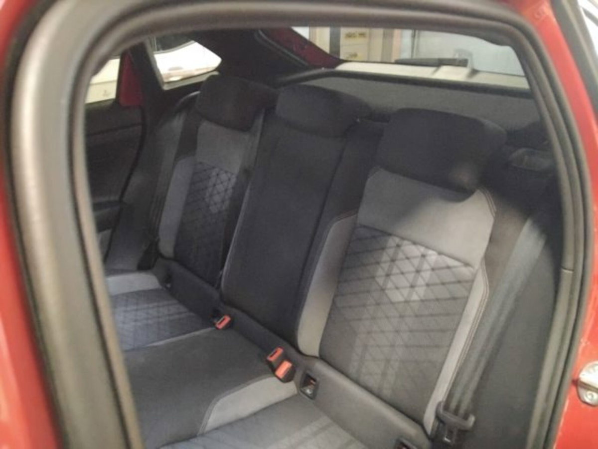 Volkswagen Taigo 1.0 tsi R-Line 115cv dsg (8)