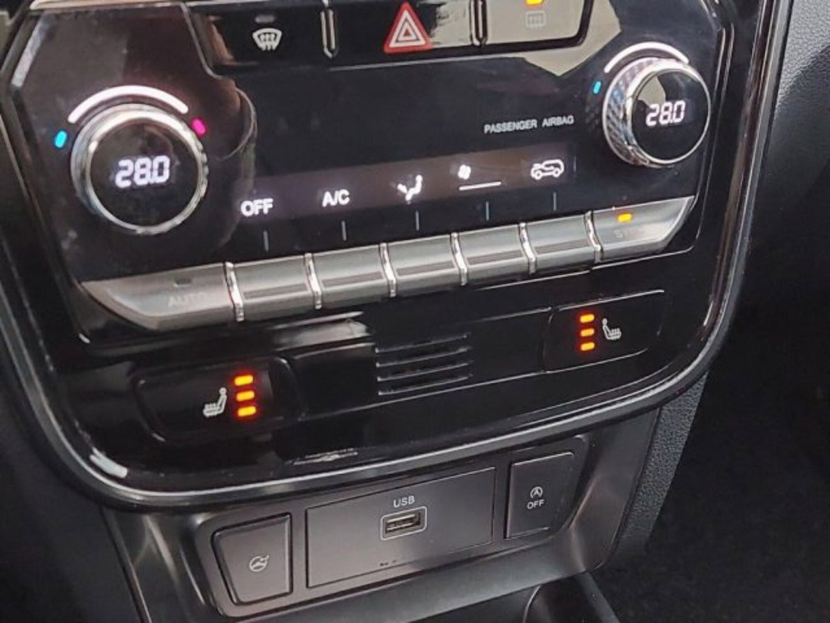 Ssangyong Tivoli 1.6 diesel 2WD Exclusive (14)