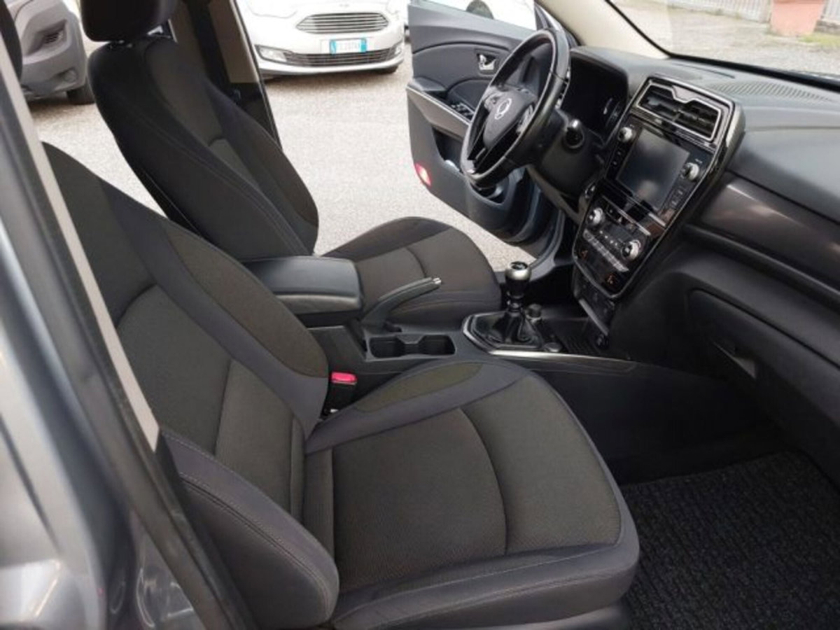 Ssangyong Tivoli 1.6 diesel 2WD Exclusive (8)