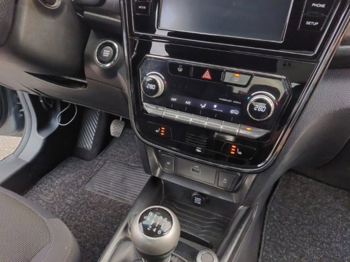 Ssangyong Tivoli 1.6 diesel 2WD Exclusive (19)