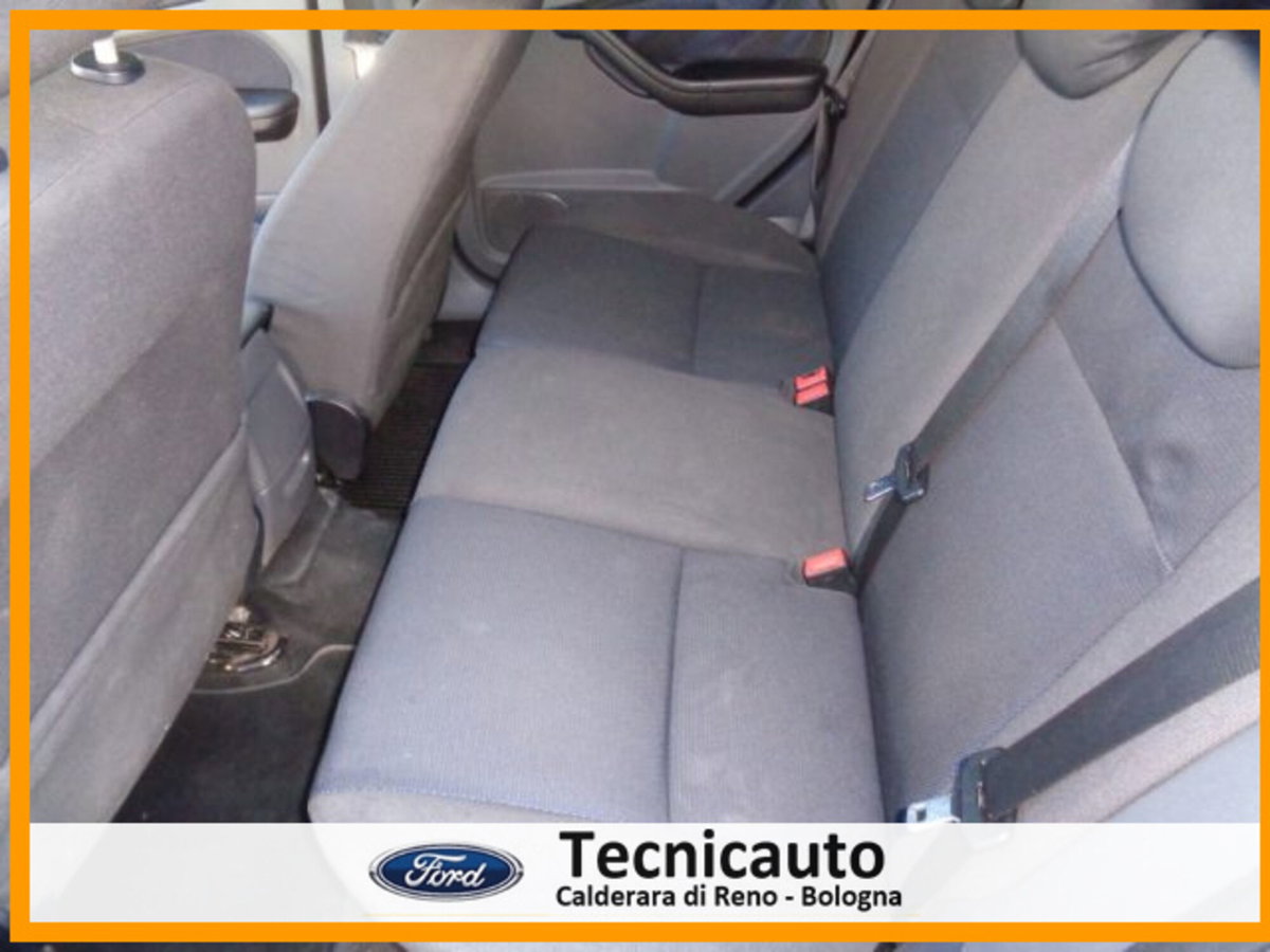 Ford Focus 1.6 TDCi (90CV) 5p. (12)
