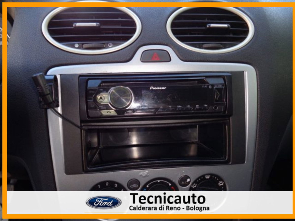 Ford Focus 1.6 TDCi (90CV) 5p. (15)