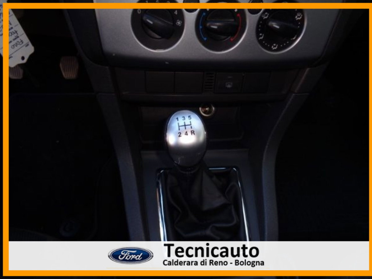 Ford Focus 1.6 TDCi (90CV) 5p. (16)
