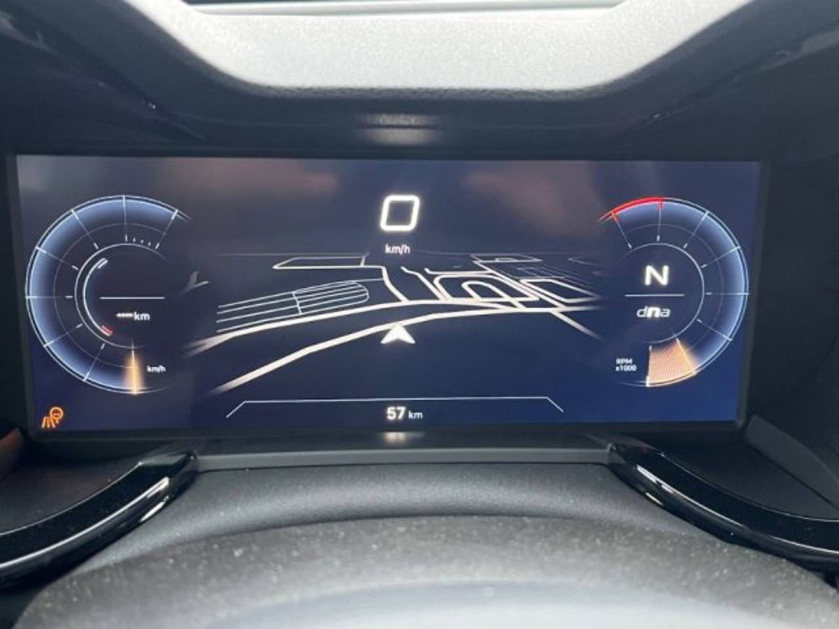 Alfa Romeo Junior 1.2 ibrida Speciale 145cv edct6 (14)