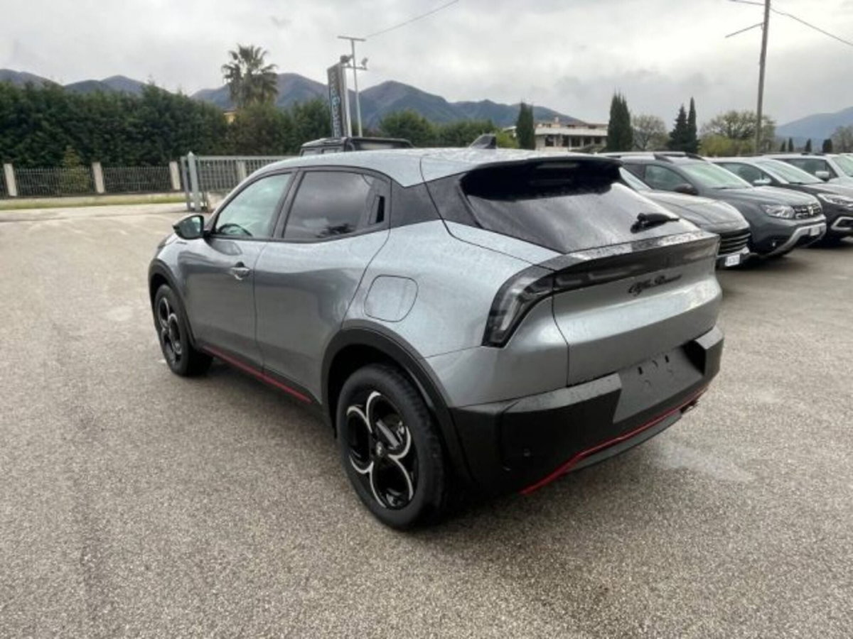 Alfa Romeo Junior 1.2 ibrida Speciale 145cv edct6 (4)