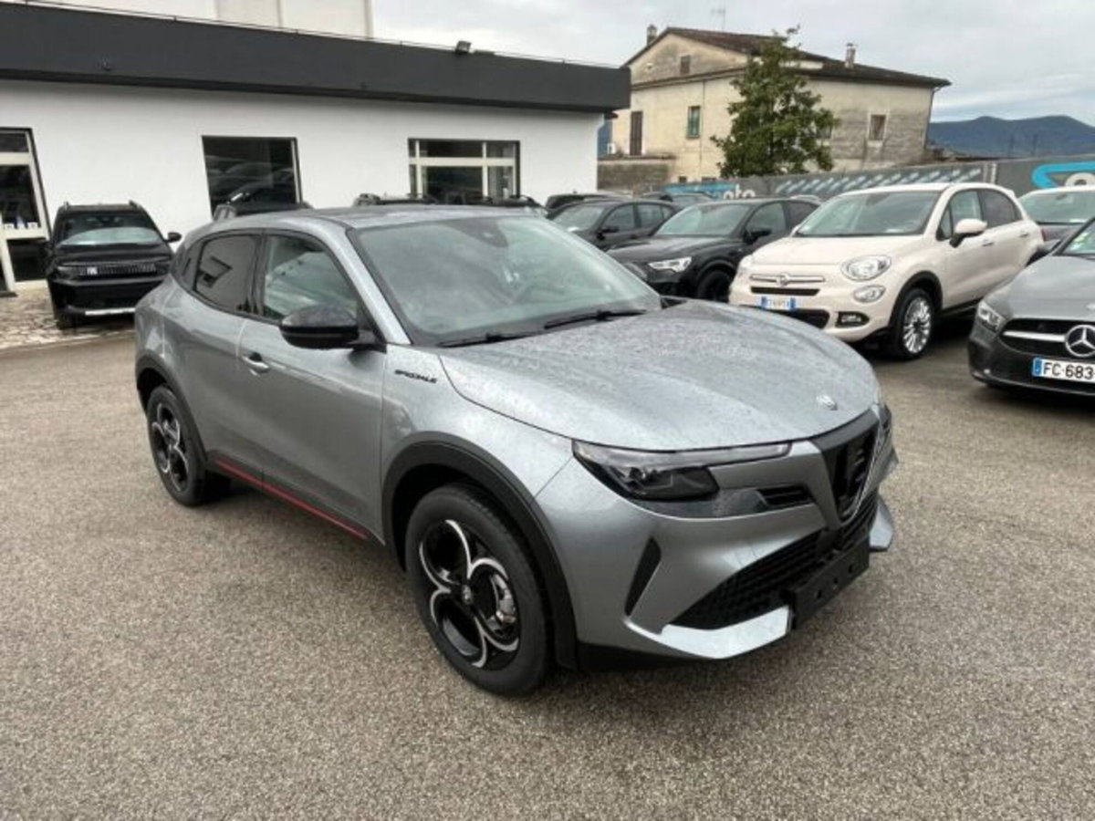 Alfa Romeo Junior 1.2 ibrida Speciale 145cv edct6 (8)