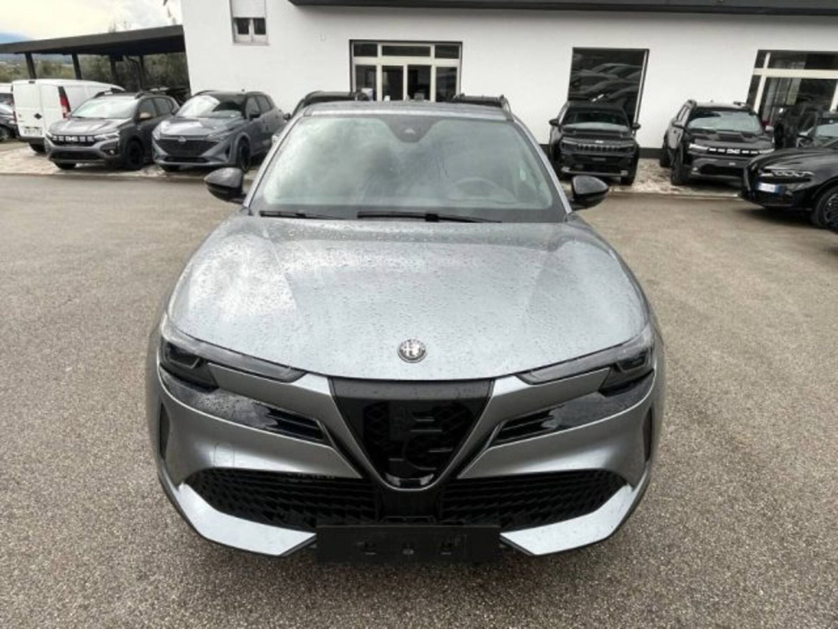 Alfa Romeo Junior 1.2 ibrida Speciale 145cv edct6 (9)
