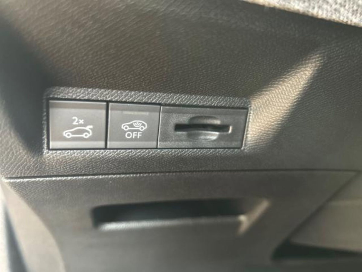 Peugeot 5008 1.2 hybrid GT 145cv 5p.ti e-dcs6 (14)