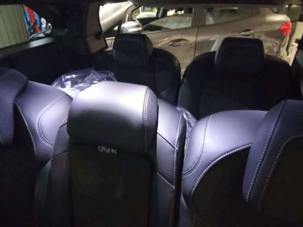 Peugeot 5008 1.2 hybrid GT 145cv 5p.ti e-dcs6 (15)