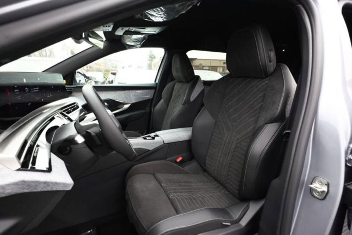 Peugeot 5008 1.2 hybrid GT 145cv 5p.ti e-dcs6 (6)