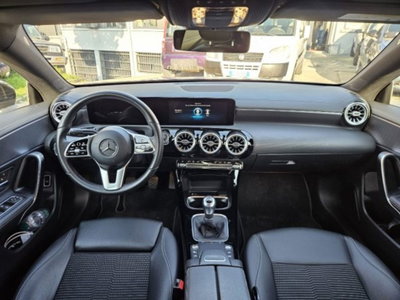 Mercedes-Benz CLA 200 d Premium (10)