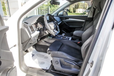 Audi Q5 40 TDI quattro S tronic Business (12)