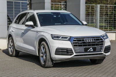 Audi Q5 40 TDI quattro S tronic Business (2)
