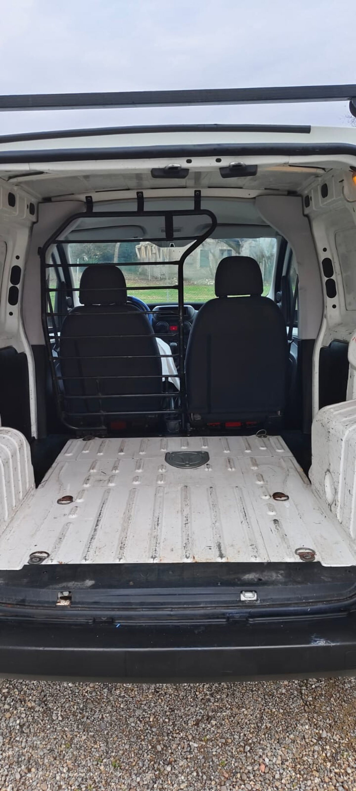 Peugeot Bipper 1.3 HDi 75 FAP Stop&Start Family (8)