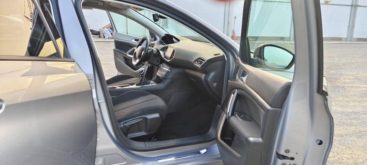 Peugeot 308 BlueHDi 130 S&S GT Line (15)