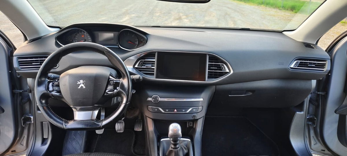 Peugeot 308 BlueHDi 130 S&S GT Line (17)