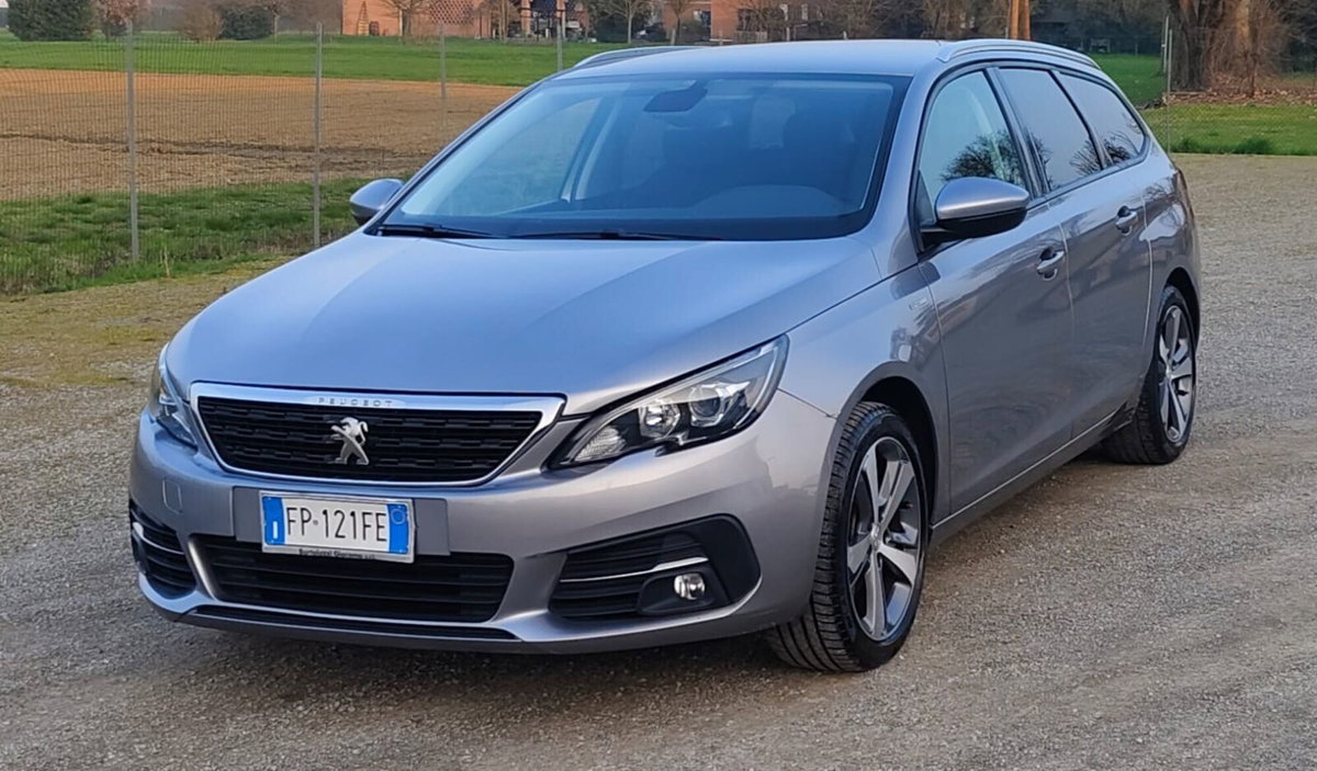Peugeot 308 BlueHDi 130 S&S GT Line (2)