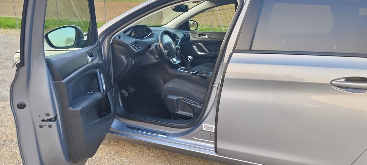 Peugeot 308 BlueHDi 130 S&S GT Line (9)