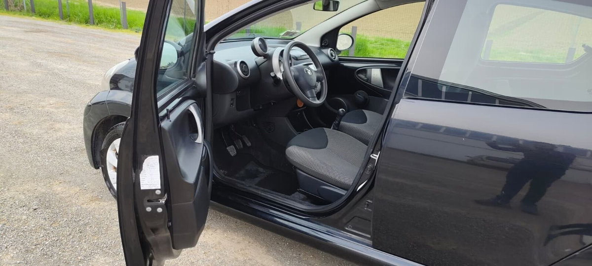 Toyota Aygo 1.0 12V VVT-i 5 porte Active Connect (11)
