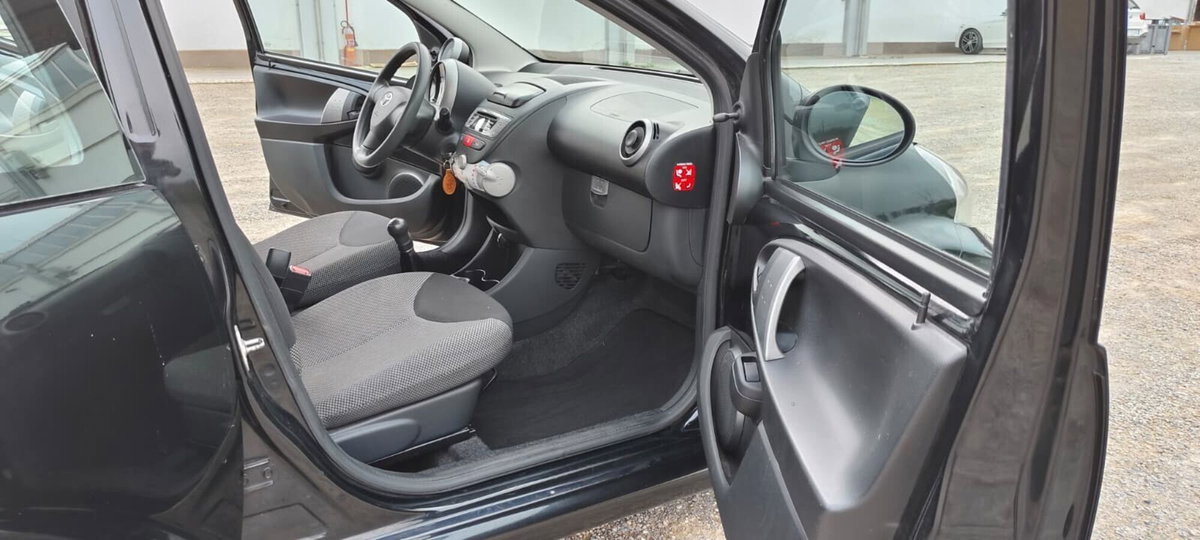 Toyota Aygo 1.0 12V VVT-i 5 porte Active Connect (13)