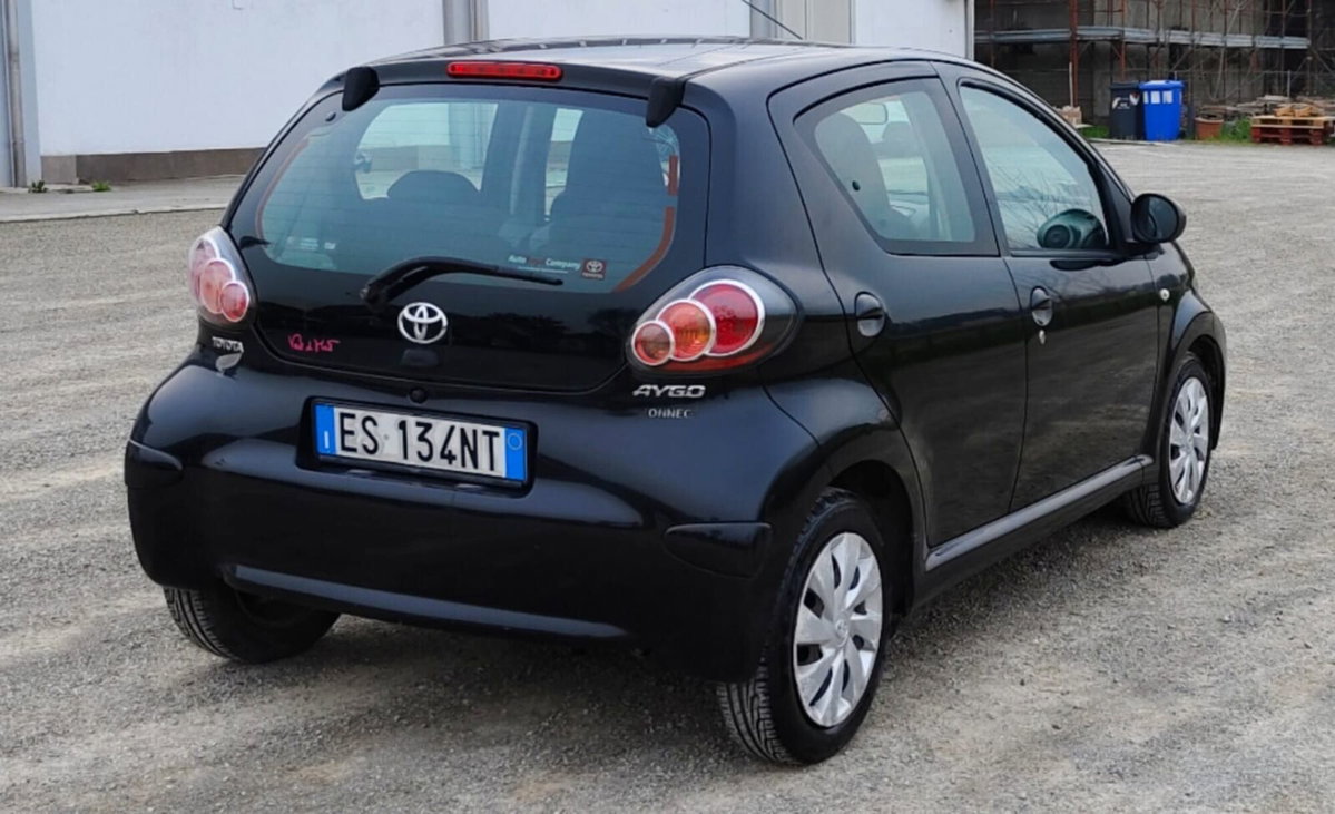 Toyota Aygo 1.0 12V VVT-i 5 porte Active Connect (18)
