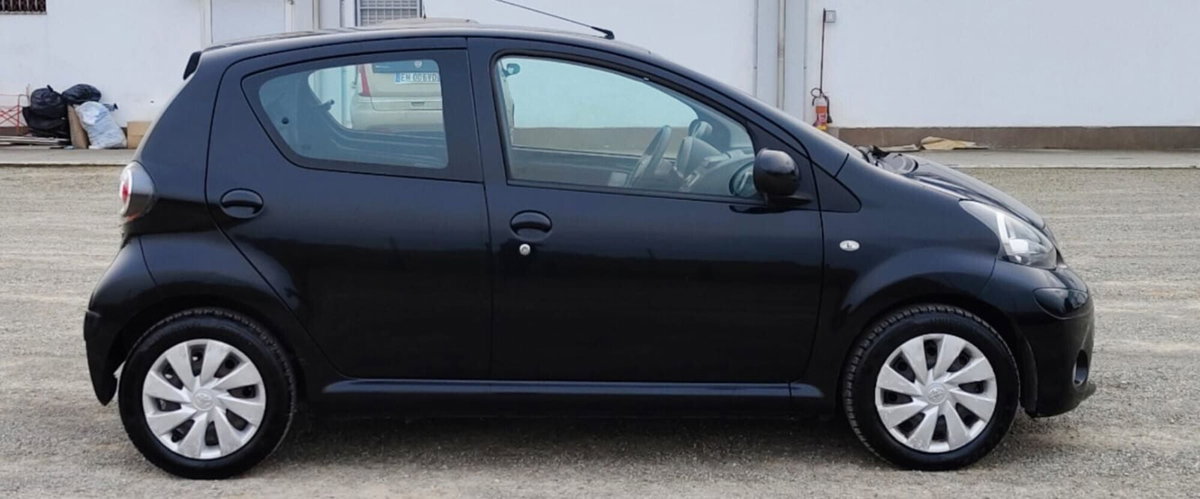 Toyota Aygo 1.0 12V VVT-i 5 porte Active Connect (4)