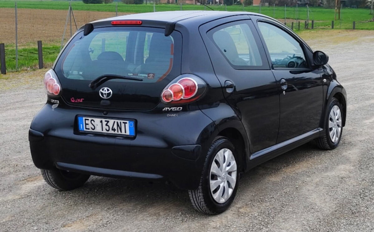 Toyota Aygo 1.0 12V VVT-i 5 porte Active Connect (5)
