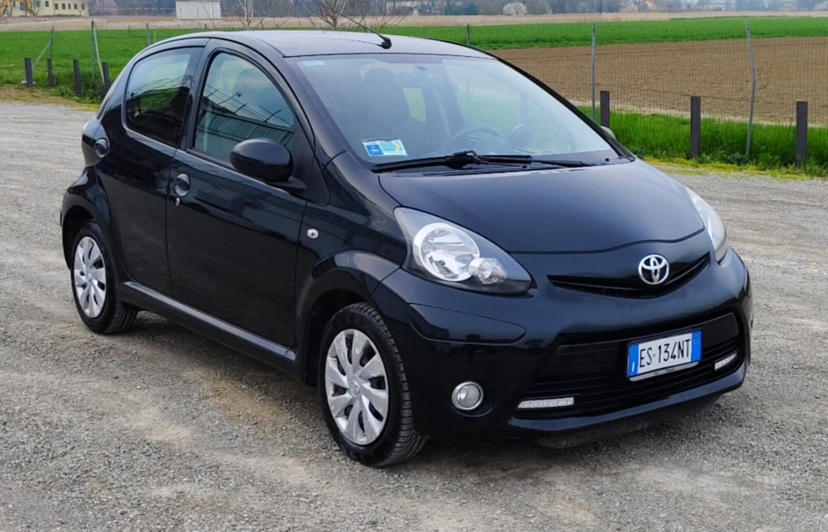 Toyota Aygo 1.0 12V VVT-i 5 porte Active Connect (8)