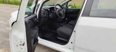 Fiat Punto 1.4 8V 5 porte Natural Power Lounge (16)