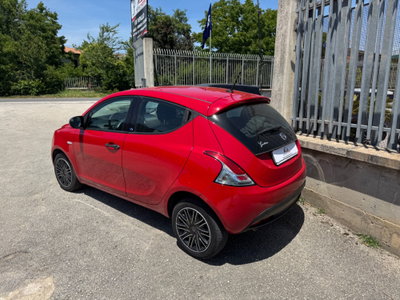 Lancia Ypsilon 1.2 69 CV 5 porte GPL Ecochic Monogram (3)