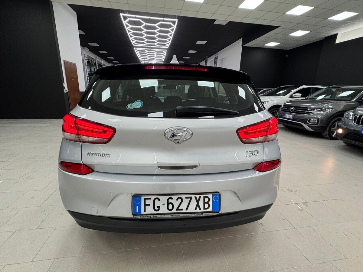 Hyundai i30 1.6 CRDi 110CV DCT 5 porte Style (4)