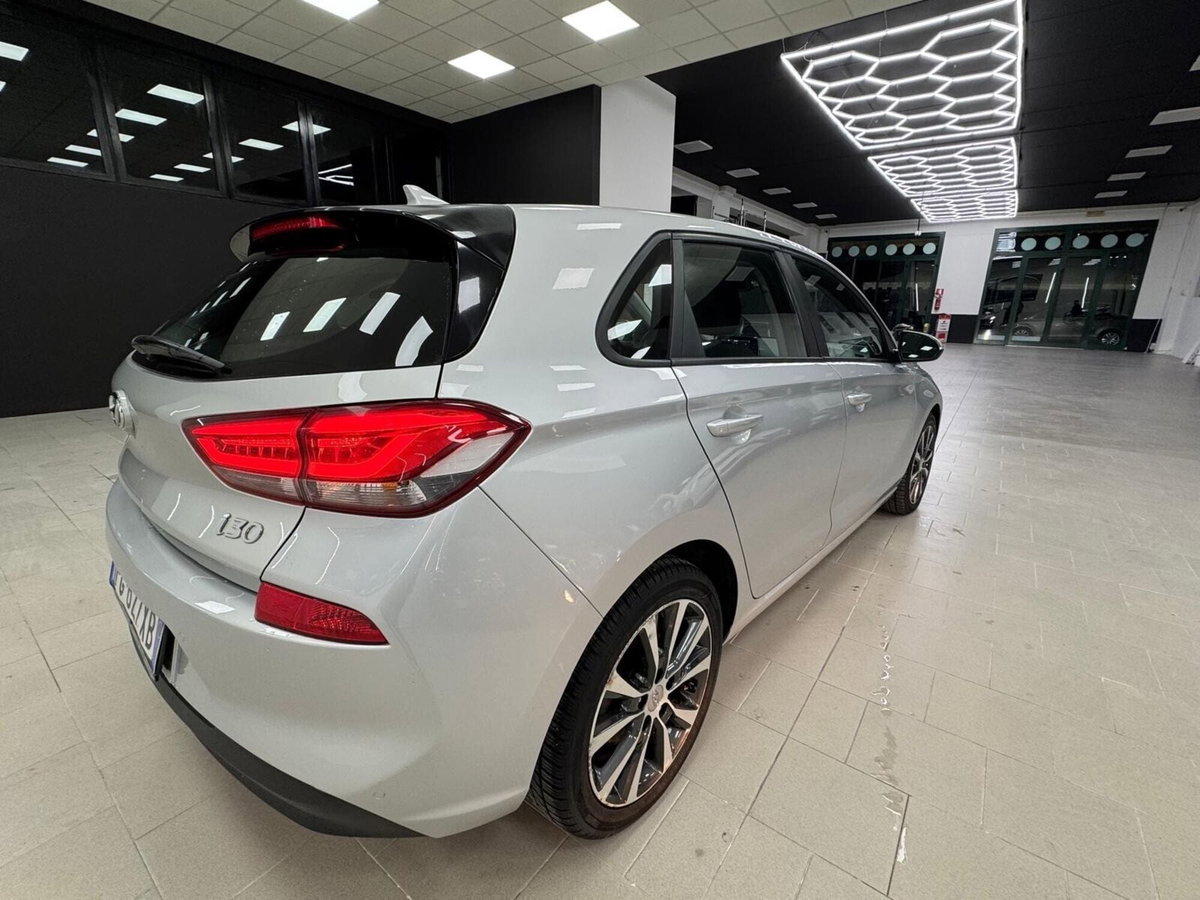 Hyundai i30 1.6 CRDi 110CV DCT 5 porte Style (5)