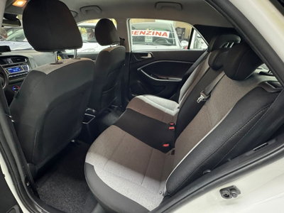 Hyundai i20 1.1 CRDi 12V 5 porte Style (10)