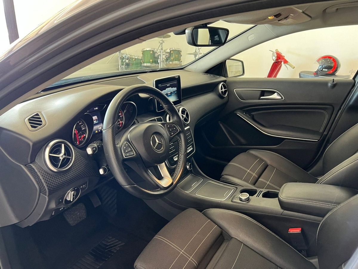 Mercedes-Benz Classe A 180 d Automatic Premium (17)