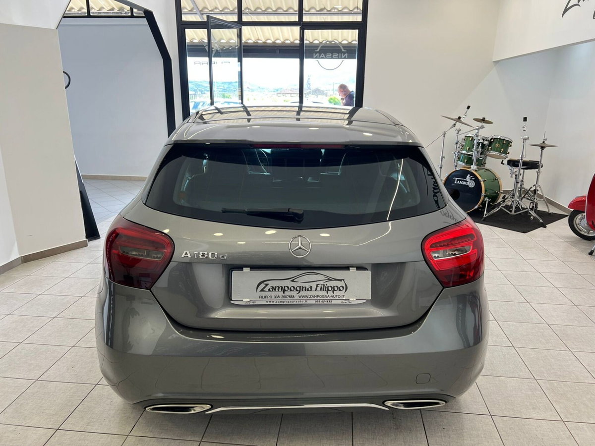 Mercedes-Benz Classe A 180 d Automatic Premium (4)