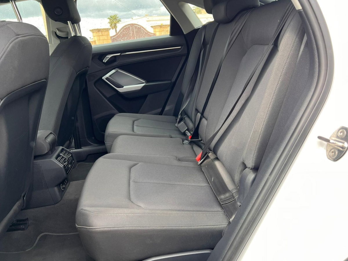 Audi Q3 40 TDI quattro S tronic Business Advanced (14)