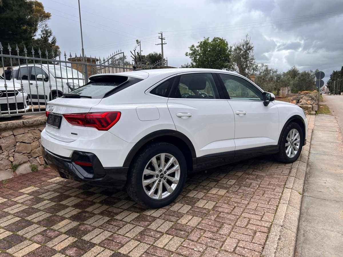 Audi Q3 40 TDI quattro S tronic Business Advanced (4)