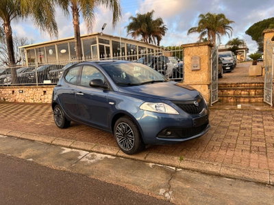 Lancia Ypsilon 1.0 FireFly 5 porte S&S Hybrid Silver Plus usata