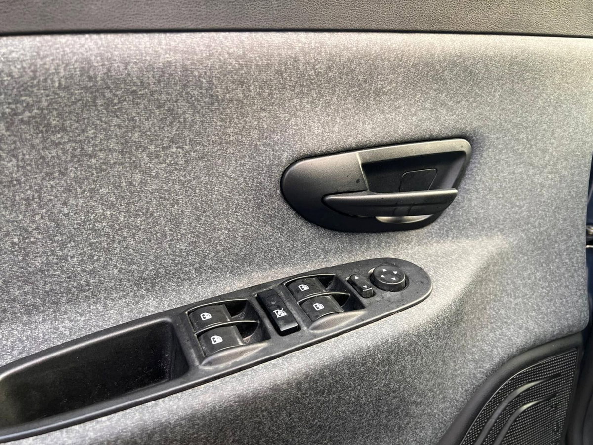 Lancia Ypsilon 1.0 FireFly 5 porte S&S Hybrid Silver Plus (13)