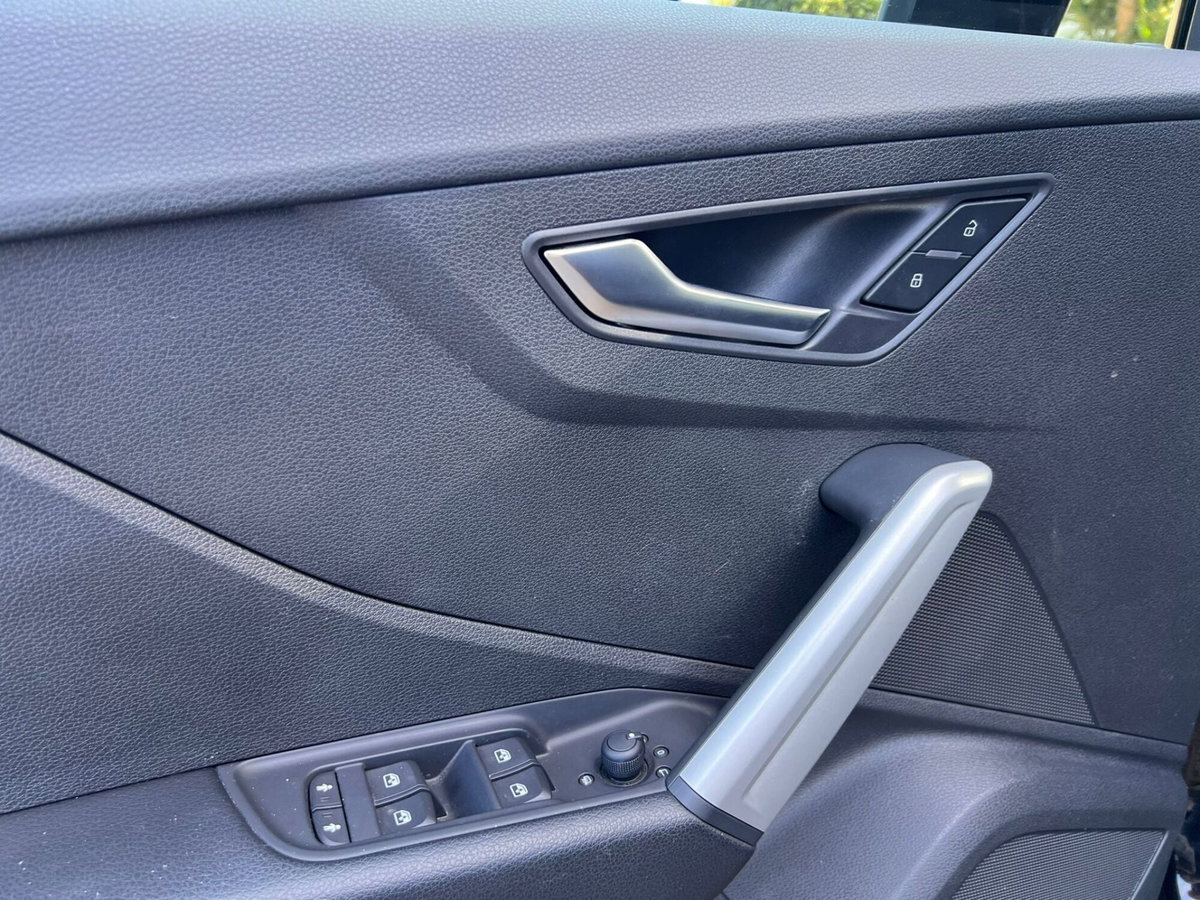 Audi Q2 Q2 30 TFSI Business (14)
