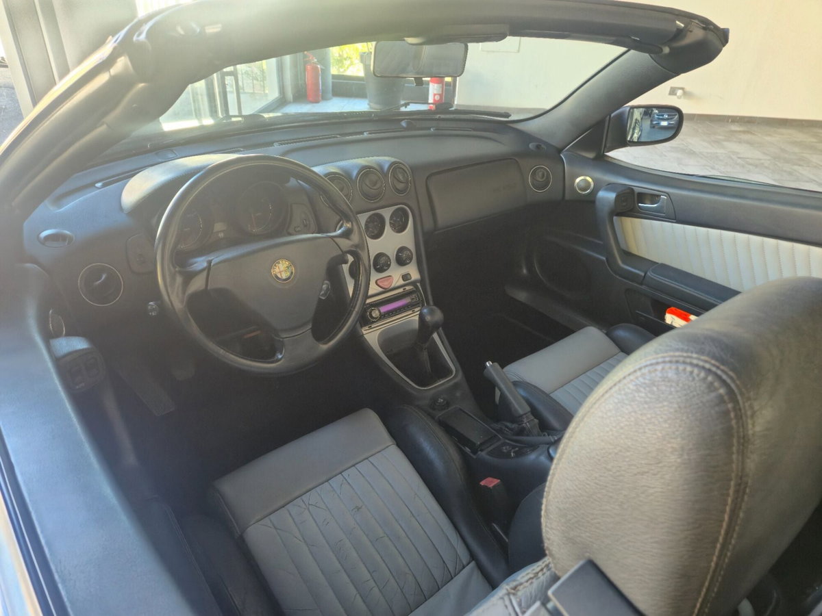 Alfa Romeo Gtv 2.0i 16V Twin Spark cat L (10)