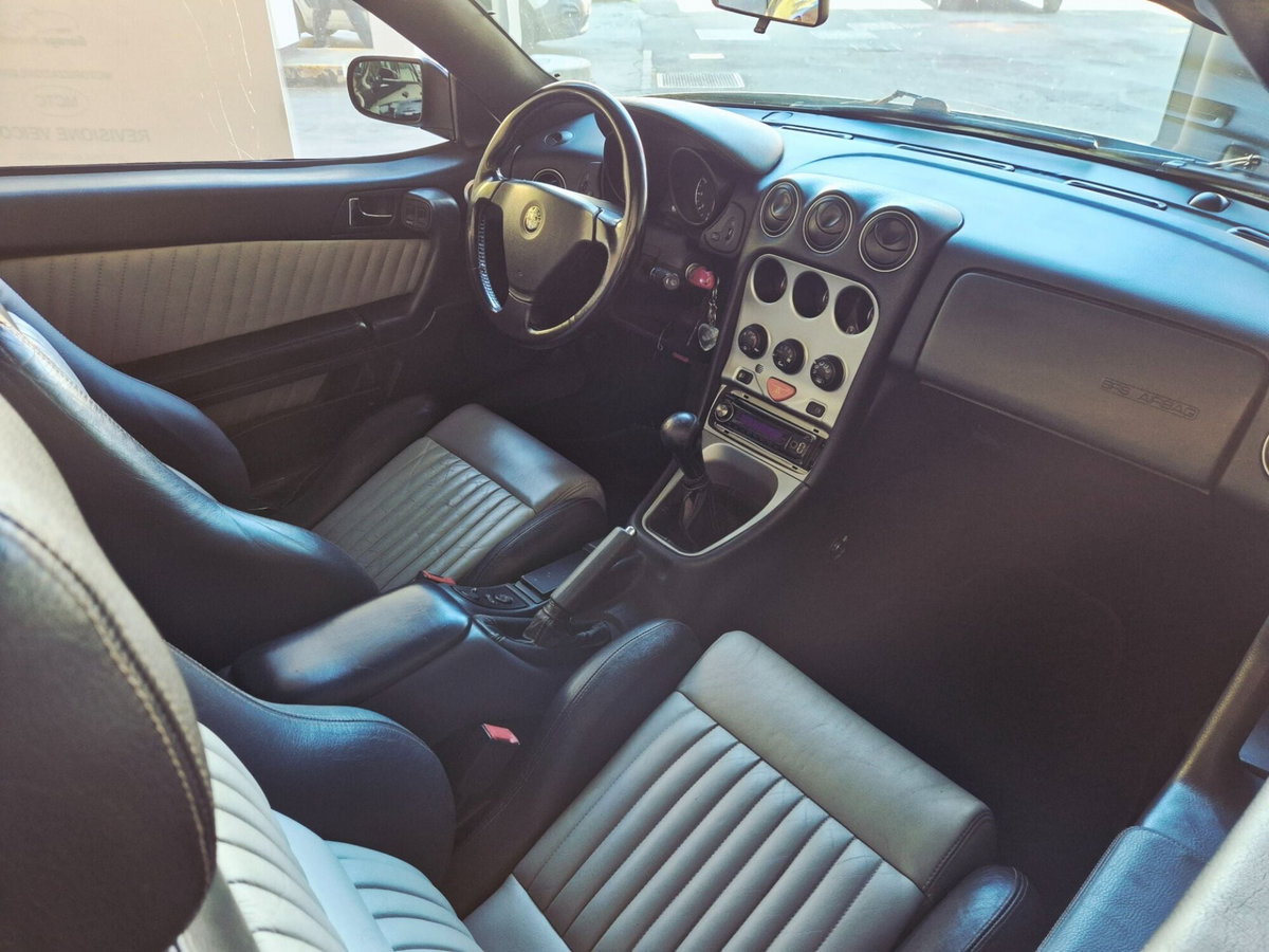 Alfa Romeo Gtv 2.0i 16V Twin Spark cat L (3)