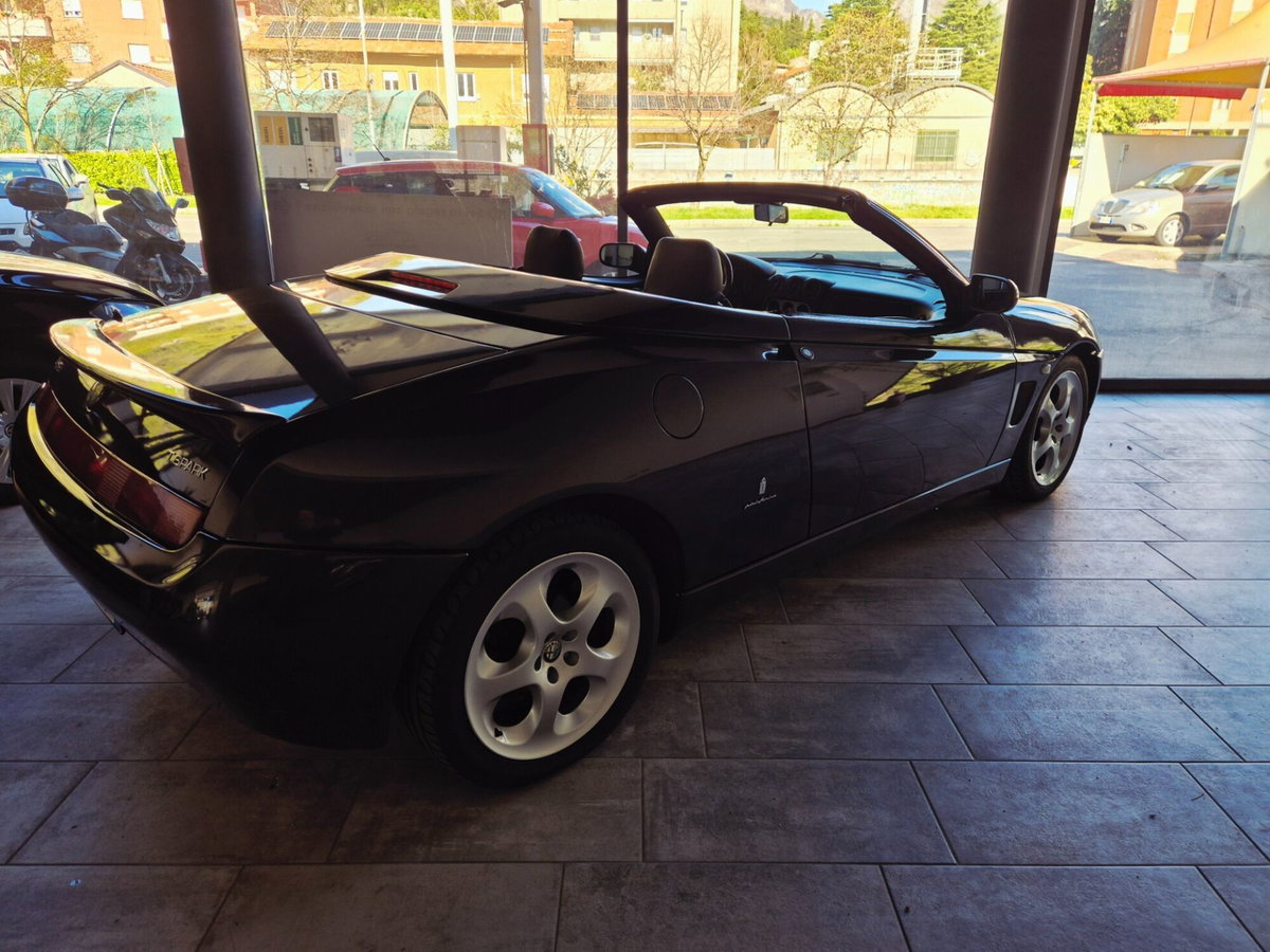 Alfa Romeo Gtv 2.0i 16V Twin Spark cat L (4)